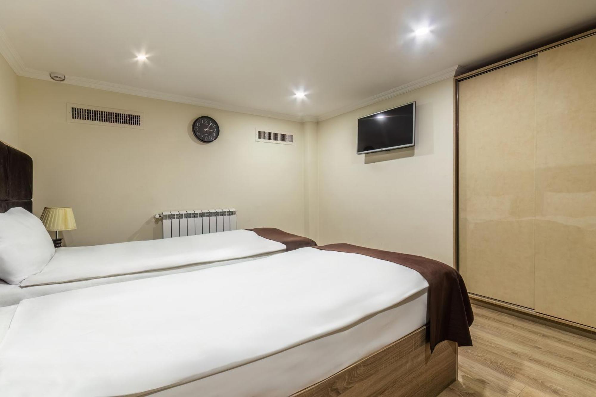 Deluxe Hotel Bakoe Buitenkant foto