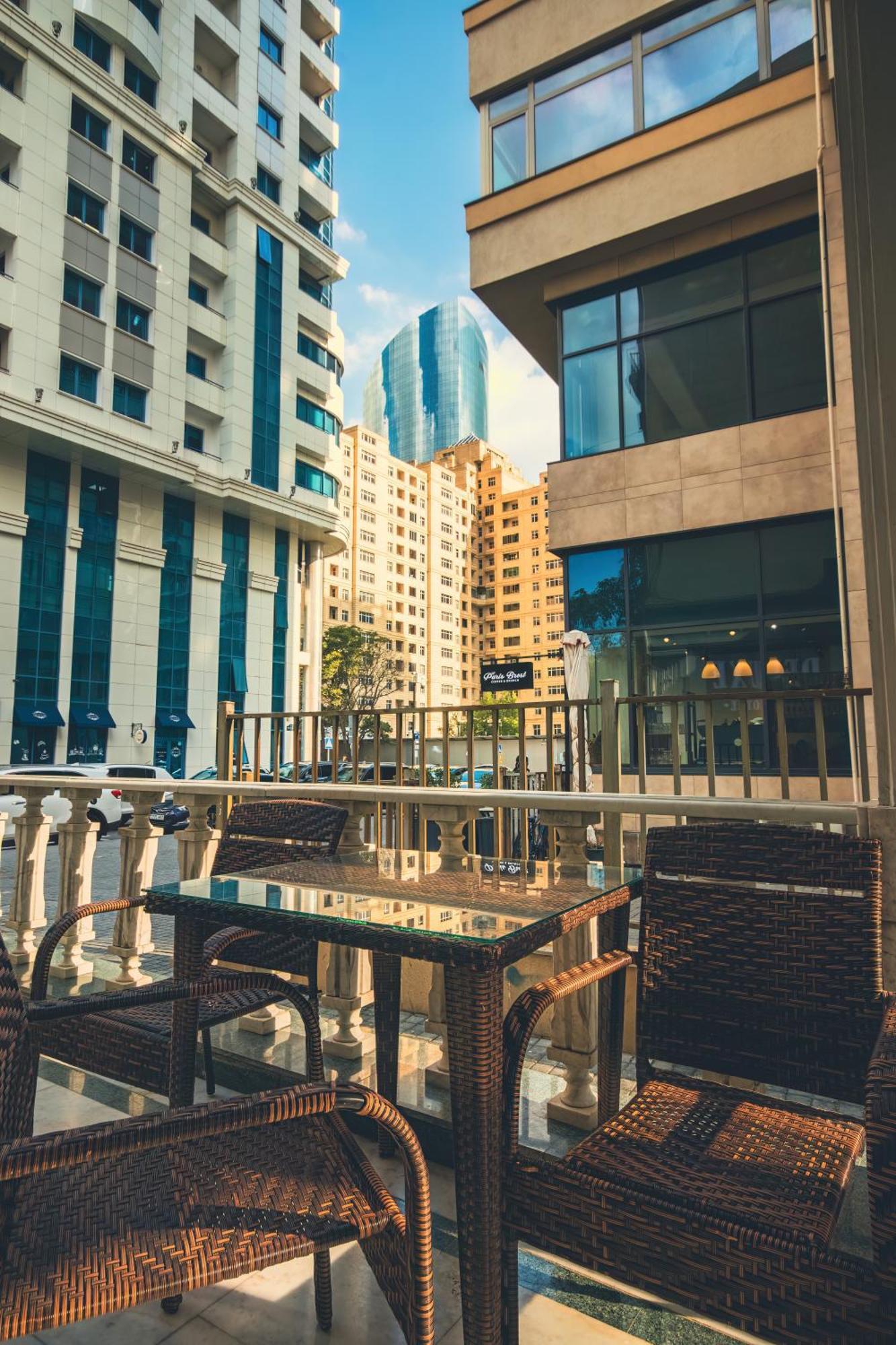 Deluxe Hotel Bakoe Buitenkant foto