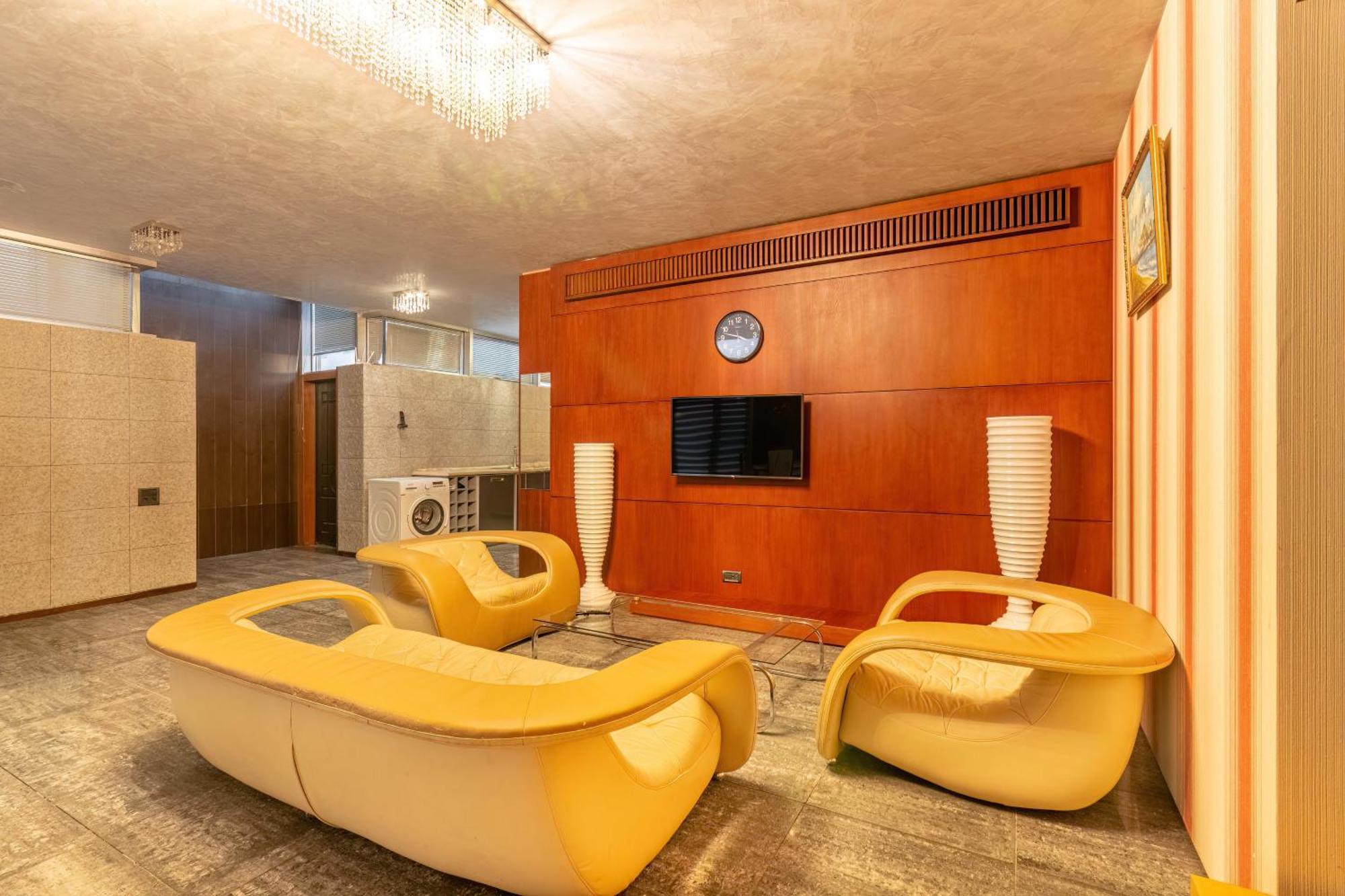 Deluxe Hotel Bakoe Buitenkant foto